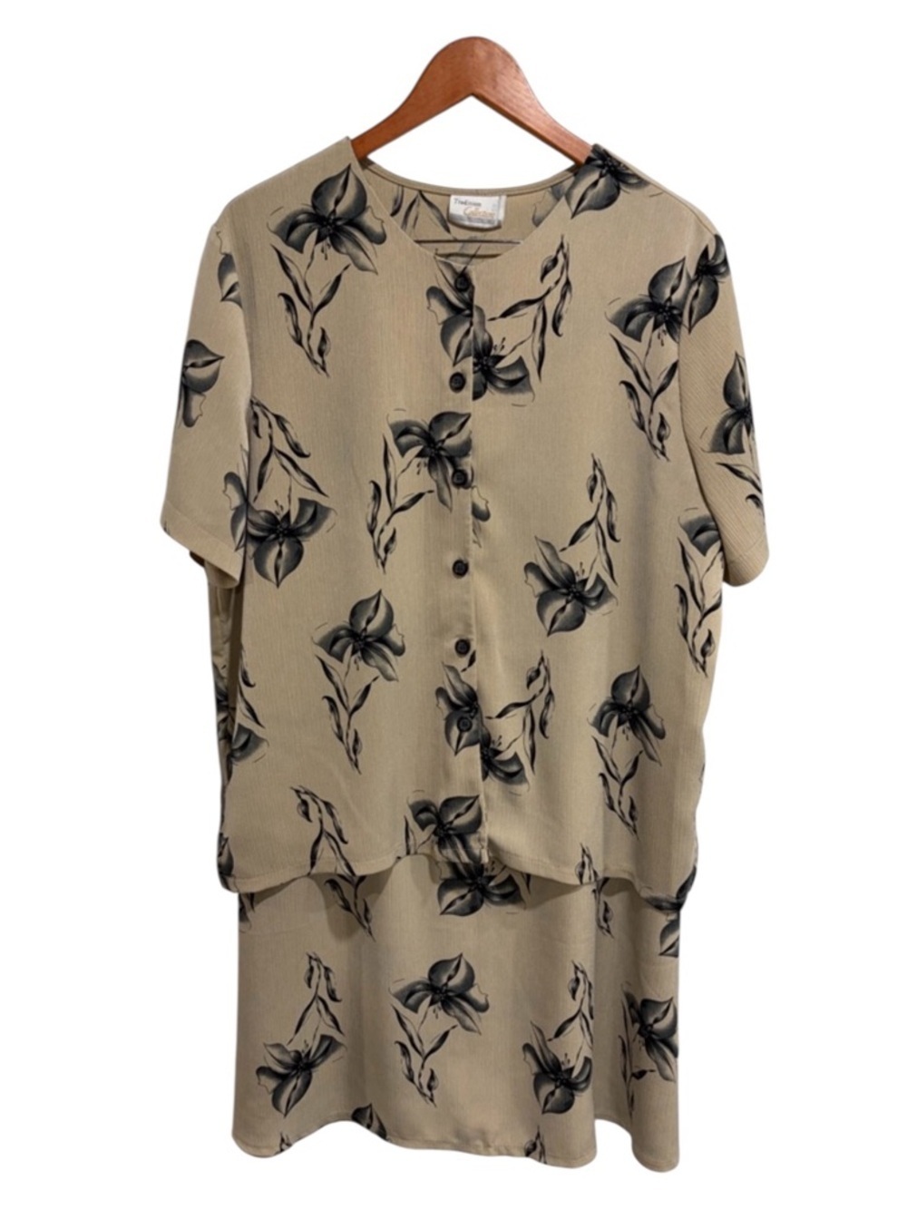 Vintage Tradition Collection Two-Piece Set Beige Floral Button-Up Midi Skirt